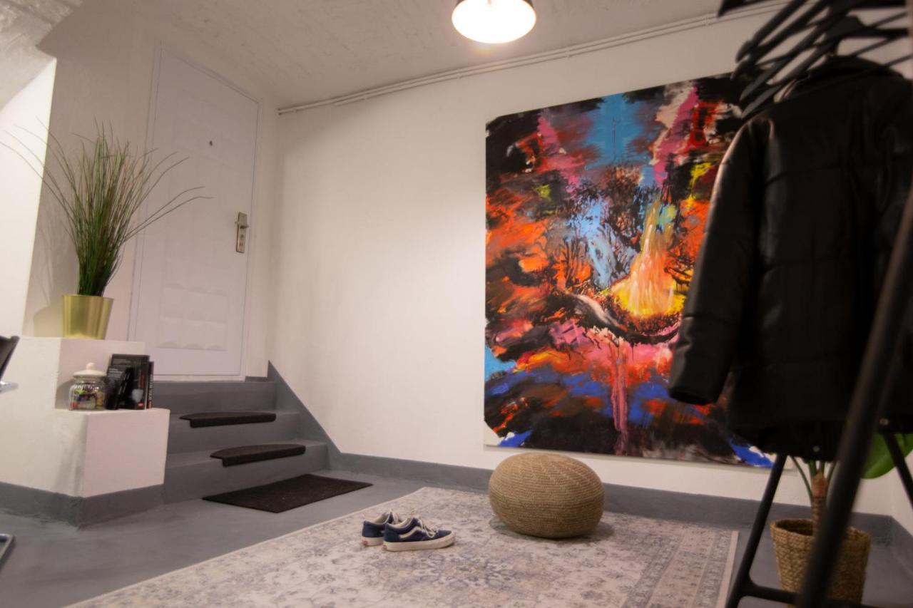 Trendy Souterrain Loft - Near City Center Wina Bagian luar foto